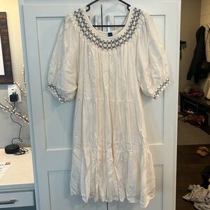 White and black embroidery dress